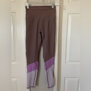 NWT Wilo Color Block Mauve 7/8 Size Small